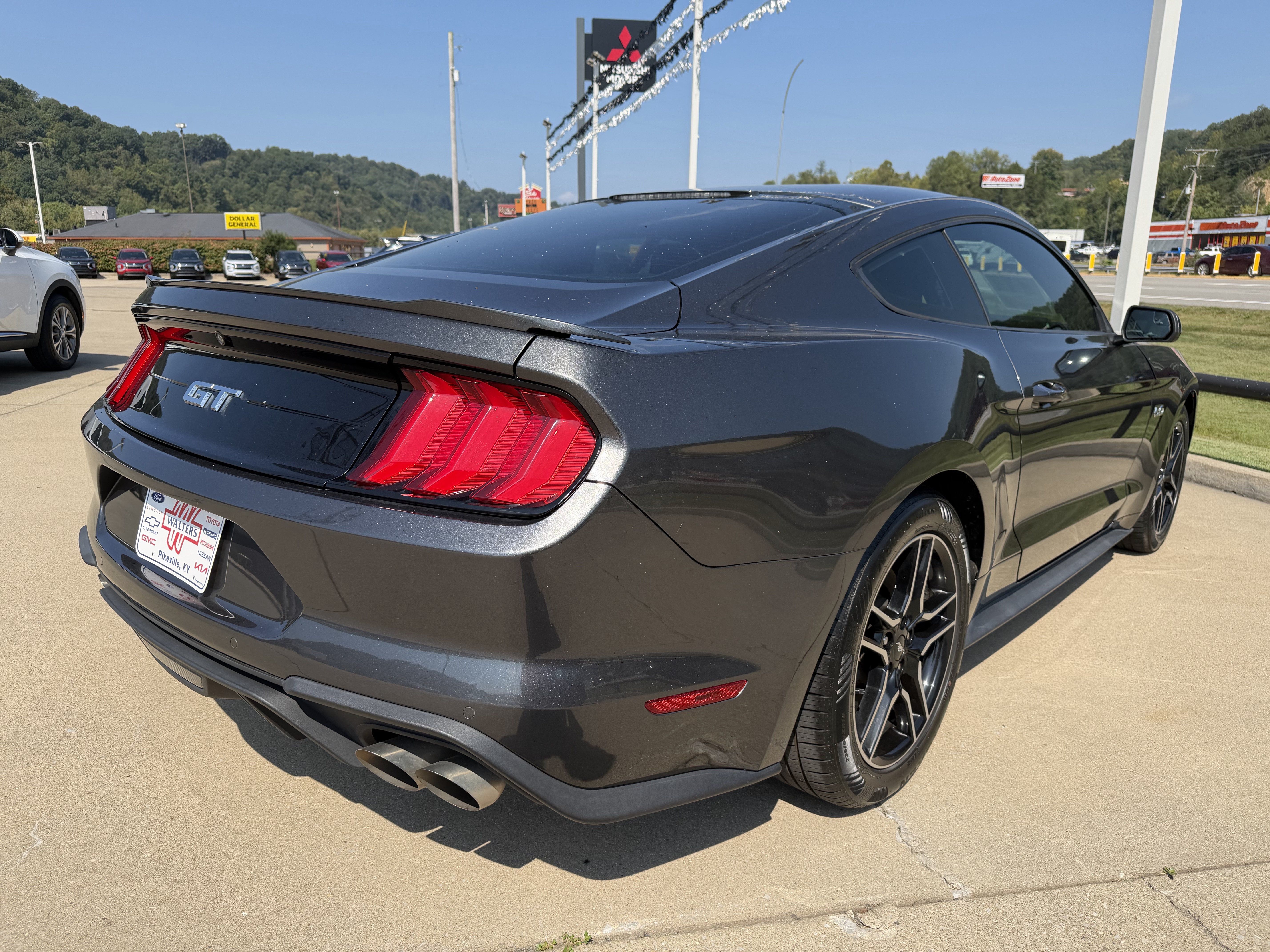 Used 2018 Ford Mustang GT RWD image 7