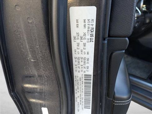 Used 2015 Jeep Grand Cherokee Limited w/ Luxury Group II image 17