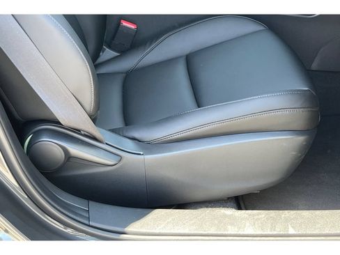 Certified 2025 MAZDA MAZDA3 s FWD image 23