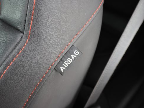 Used 2021 Chevrolet Camaro ZL1 RWD image 38