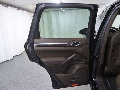 Used 2015 Porsche Cayenne Turbo AWD/4WD image 29