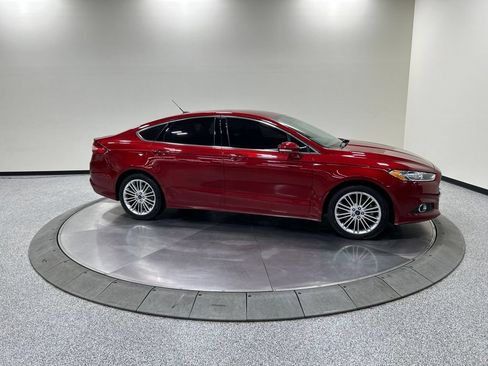 Used 2016 Ford Fusion SE w/ Equipment Group 202A FWD image 5