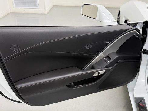 Used 2019 Chevrolet Corvette Stingray Coupe w/ 1LT image 18