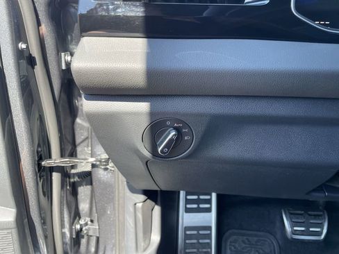 Used 2025 Volkswagen Jetta Sport FWD image 18