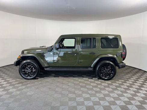 Used 2024 Jeep Wrangler Unlimited Sahara w/ Technology Group AWD/4WD image 4