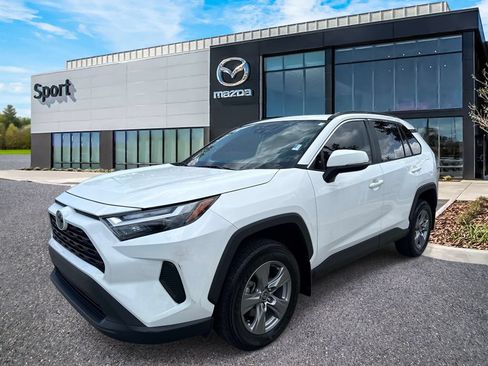 Used 2024 Toyota RAV4 XLE w/ Convenience Package FWD image 7