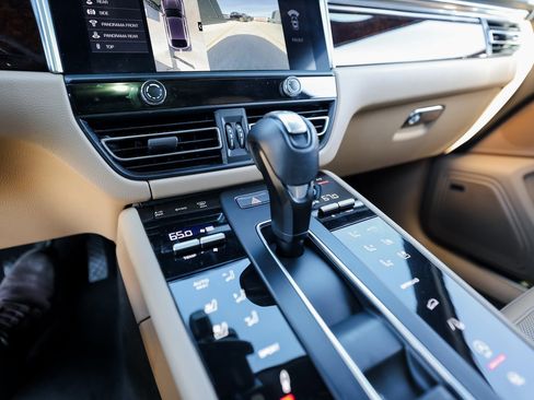 Certified 2022 Porsche Macan S image 20