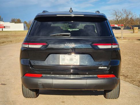 Used 2023 Jeep Grand Cherokee L Laredo image 8