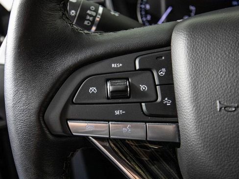 Used 2025 Cadillac XT6 Premium Luxury image 22