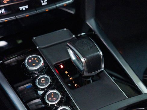 Used 2014 Mercedes-Benz E 63 AMG S-Model w/ Driver Assistance Package image 56