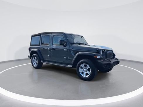 Used 2020 Jeep Wrangler Unlimited Sport S image 2