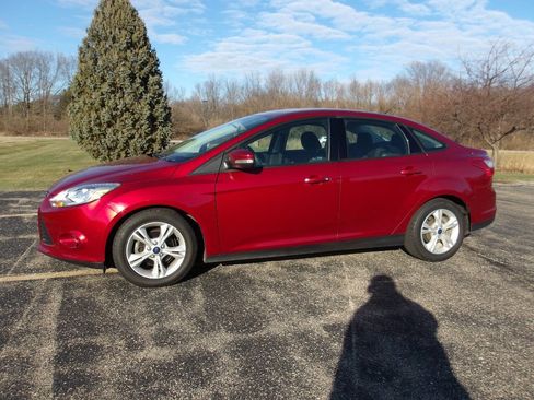 Used 2014 Ford Focus SE w/ SE Winter Package image 8