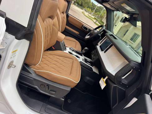 Used 2026 Ford Bronco Outer Banks AWD/4WD image 21