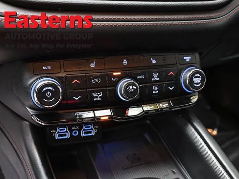 Used 2022 Dodge Durango R/T w/ Blacktop Package AWD/4WD image 19