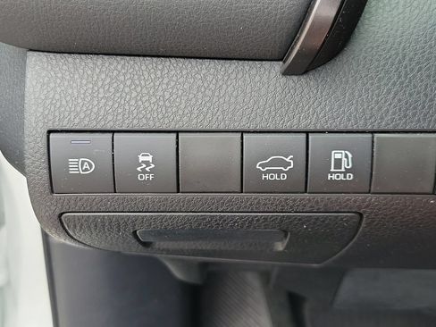 Used 2022 Toyota Camry XLE w/ Navigation Upgrade Package FWD image 31
