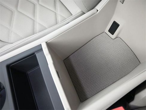 New 2026 Volkswagen Atlas SE image 9