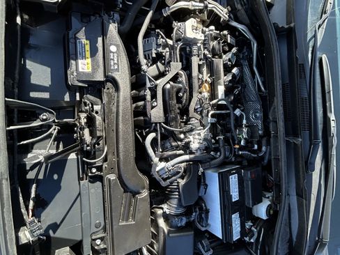 Certified 2023 Toyota Corolla Cross XLE image 12