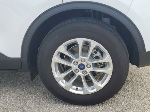 Certified 2022 Ford Escape SE image 9