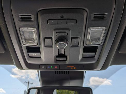Used 2024 GMC Yukon XL Denali AWD/4WD image 22