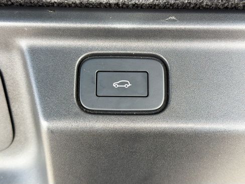 Used 2023 Land Rover Range Rover Long Wheelbase SE AWD/4WD image 48