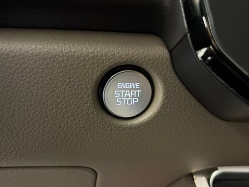 New 2026 Kia Carnival EX FWD image 23