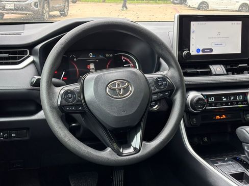 Used 2025 Toyota RAV4 XLE image 31