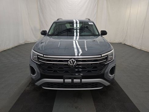 Used 2024 Volkswagen Atlas Peak Edition SE image 2