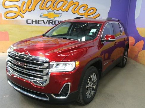 Used 2023 GMC Acadia SLE w/ Driver Convenience Package FWD image 4