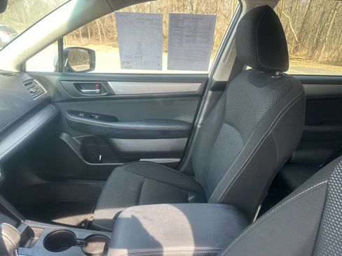 Used 2017 Subaru Outback 2.5i Premium image 16