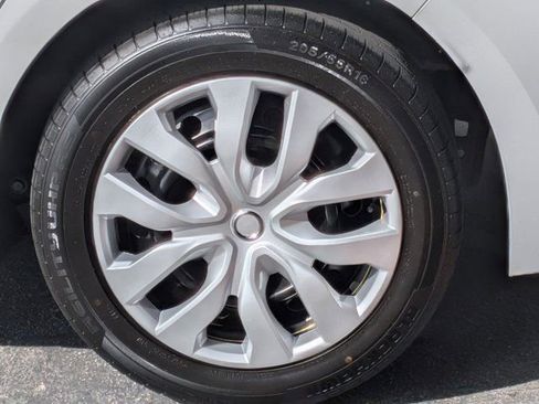 Used 2024 Toyota Corolla LE FWD image 13