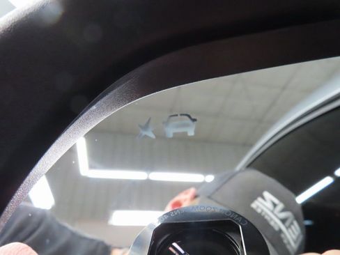 Used 2025 Chevrolet Traverse Z71 image 60