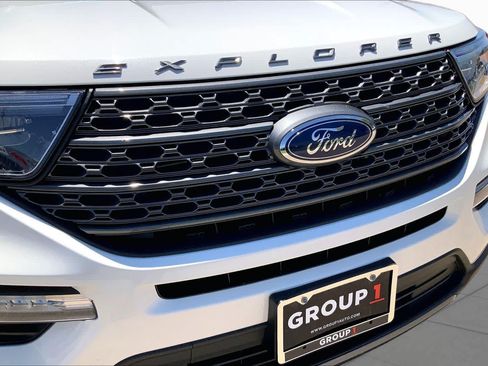 Used 2022 Ford Explorer XLT w/ Equipment Group 202A RWD image 37