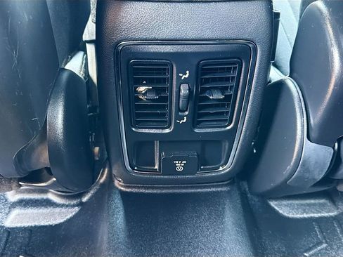 Used 2015 Jeep Grand Cherokee Laredo w/ Quick Order Package 23E AWD/4WD image 26