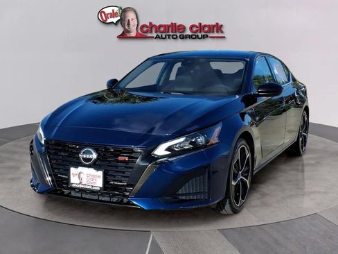Used 2024 Nissan Altima 2.5 SR FWD image 1