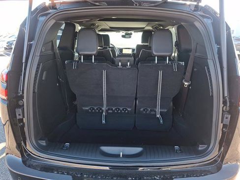 New 2026 Chrysler Pacifica Limited w/ S Appearance Package image 24