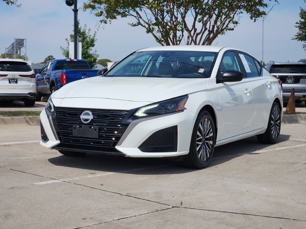 Used 2026 Nissan Altima 2.5 SV FWD image 2