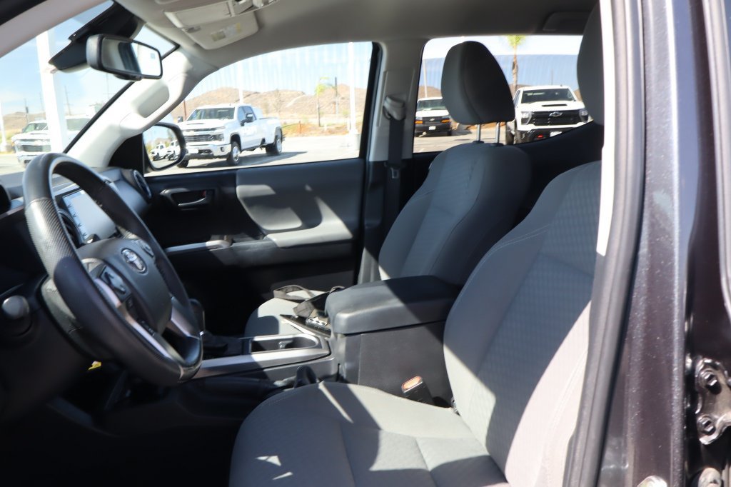 Used 2021 Toyota Tacoma SR5 RWD image 18