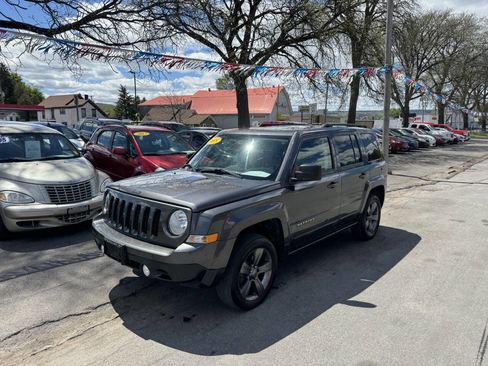 Used 2015 Jeep Patriot High Altitude AWD/4WD image 2