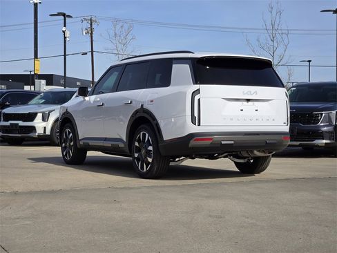 New 2027 Kia Telluride S w/ Towing Package image 4