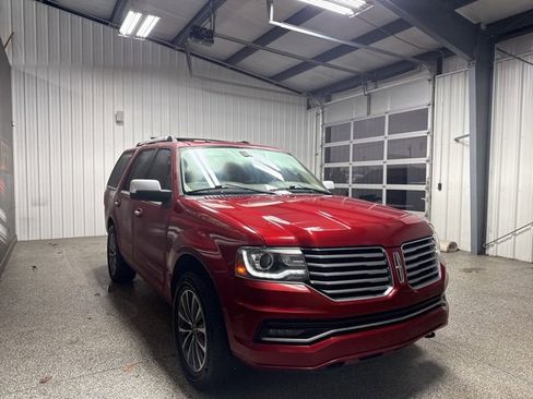 Used 2017 Lincoln Navigator Select image 30