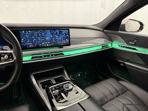 Used 2024 BMW 740i xDrive image 17