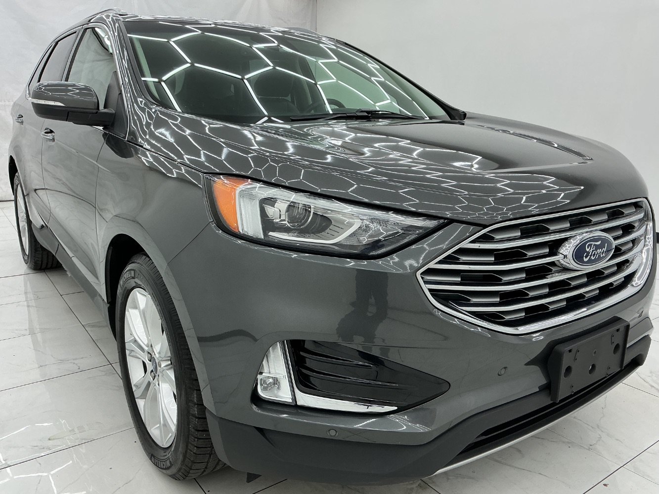 Used 2020 Ford Edge Titanium FWD image 3