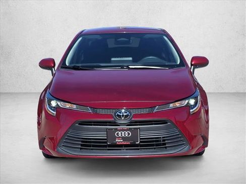 Used 2024 Toyota Corolla LE image 2