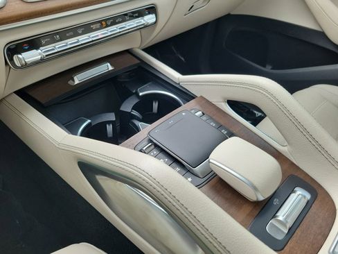 Used 2022 Mercedes-Benz GLS 450 4MATIC image 32