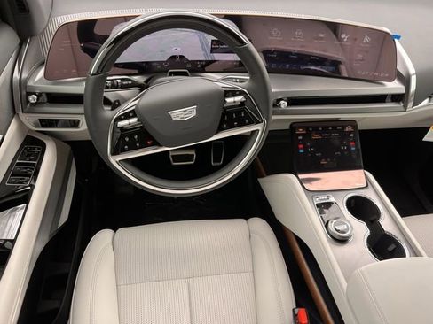 New 2026 Cadillac Vistiq Luxury AWD/4WD image 10