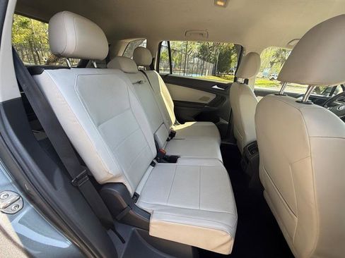 Used 2018 Volkswagen Tiguan SE w/ Front Fog Lights Package image 15