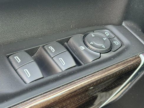 Used 2022 Chevrolet Silverado 1500 RST AWD/4WD image 21