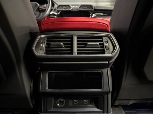 Used 2022 Lamborghini Urus image 22