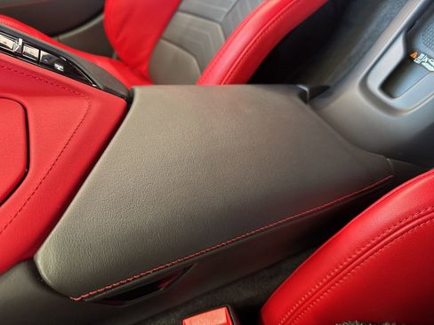 Used 2025 Chevrolet Corvette Stingray Preferred Cpe w/ 2LT image 35