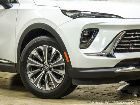 Used 2025 Buick Envision Preferred AWD/4WD image 4